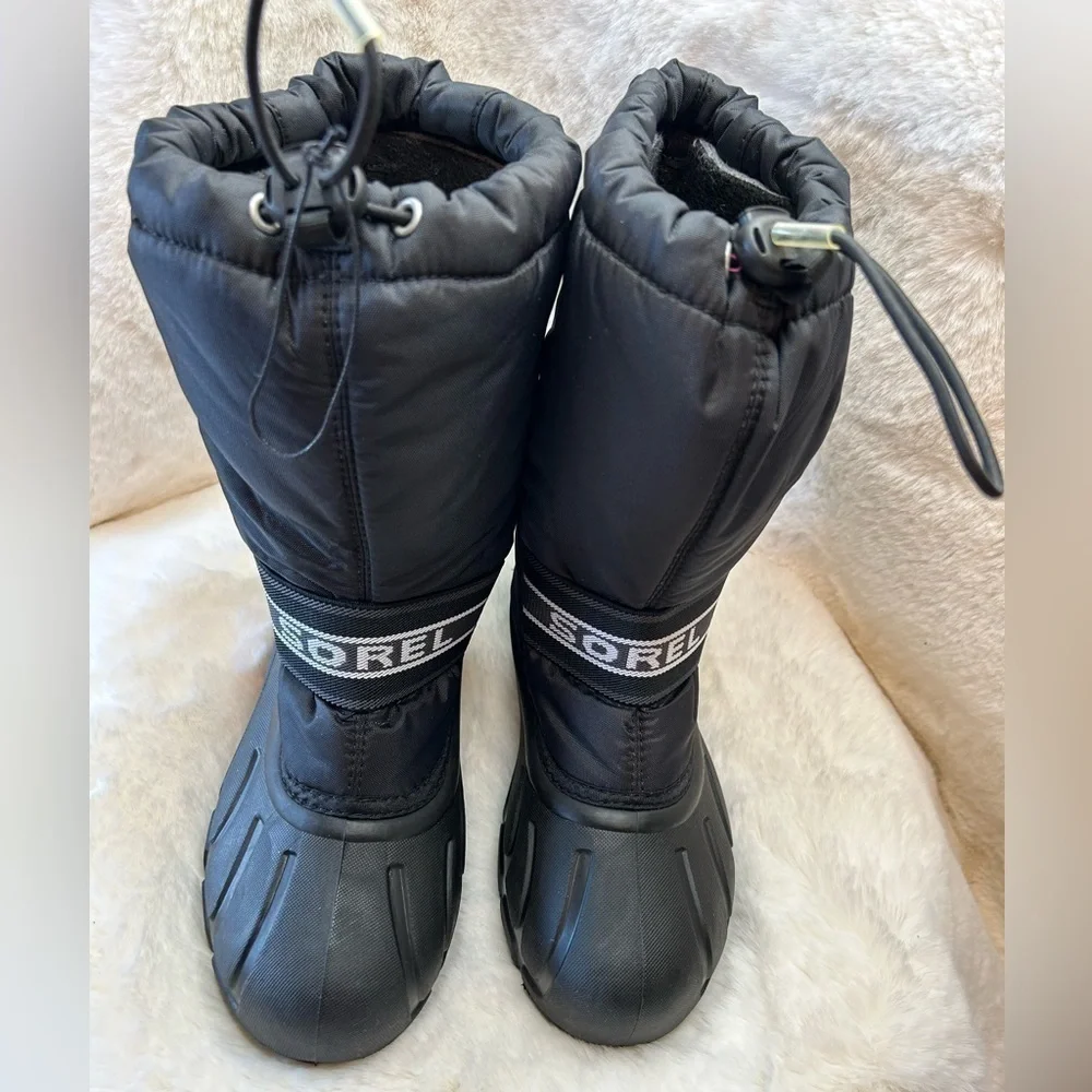 Sorel Chariot black insulated mid calf weather proof snow boots Sz-youth 4.‎  D